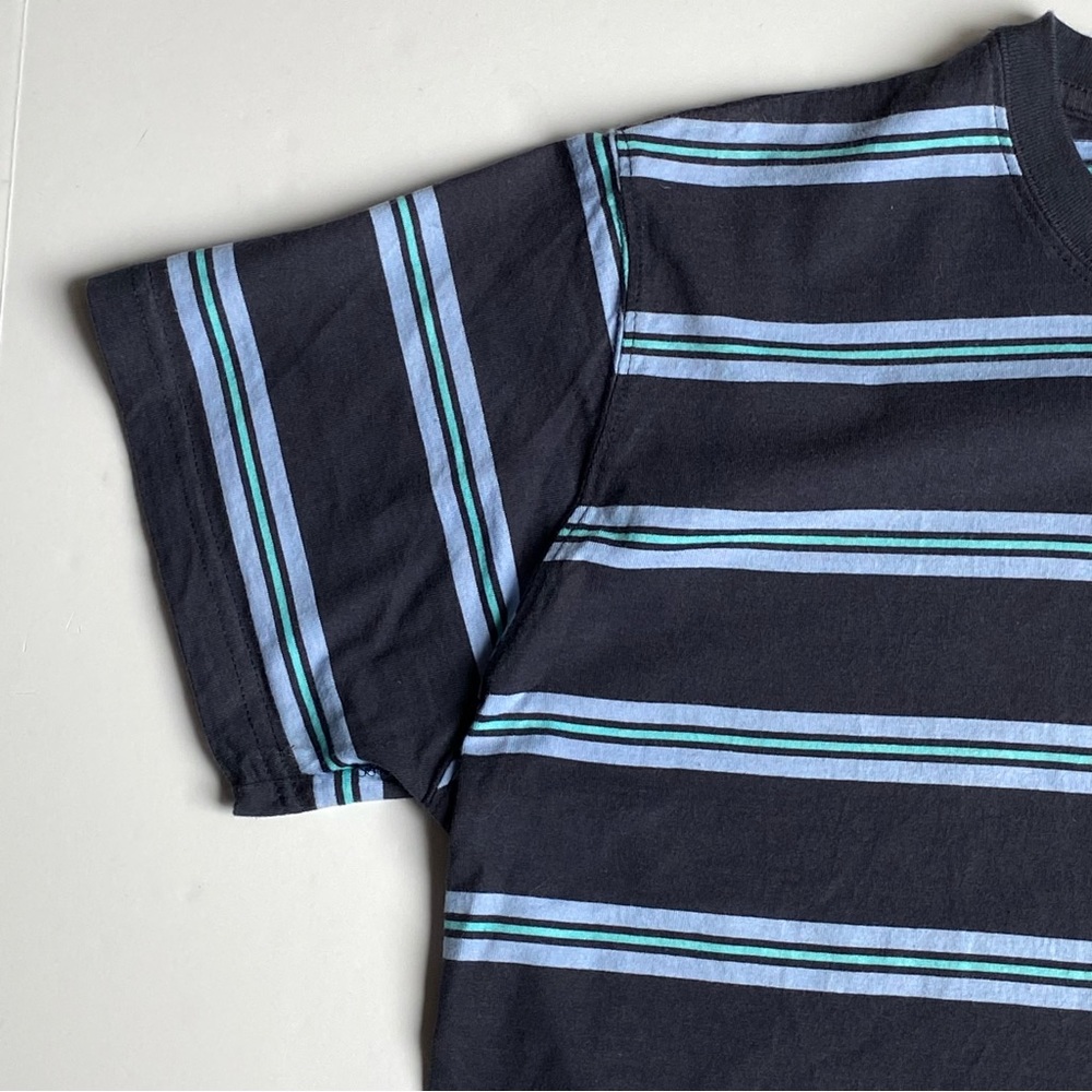 The Black Dog Shirt Size XL Boys Blue Stripes New England Youth T-Shirt Cotton - Picture 6 of 13